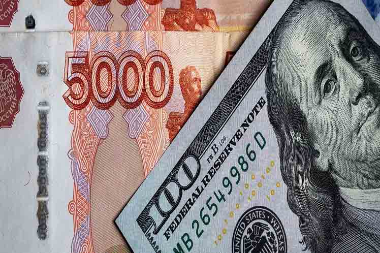 rusia-elimina-cambio-a-rublos-de-ingresos-en-divisas-a-exportadores