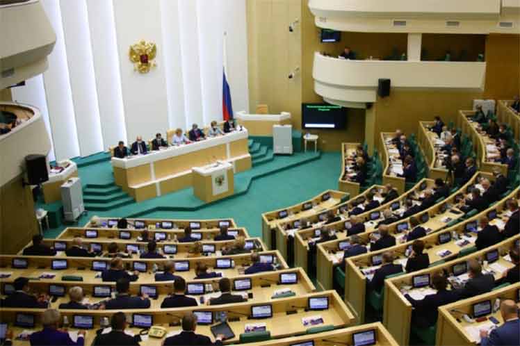 senadores-rusos-proponen-no-proteger-los-derechos-de-autores-foraneos