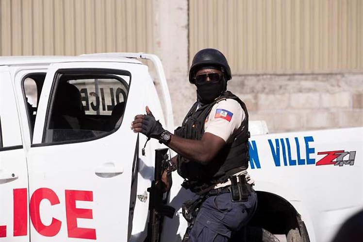 policia-de-haiti-se-compromete-a-recuperar-carrefour-feuilles