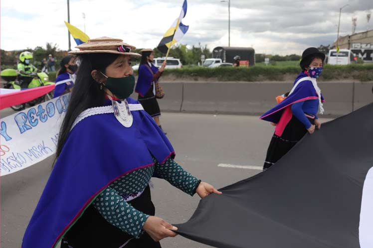 Minga indígena en asamblea permanente para reforzar paro en Colombia