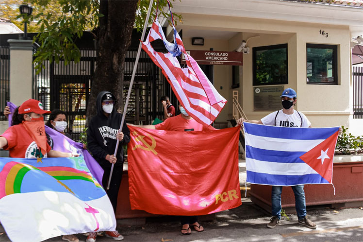 Reafirman solidaridad con Cuba frente a Consulado EEUU en Brasil