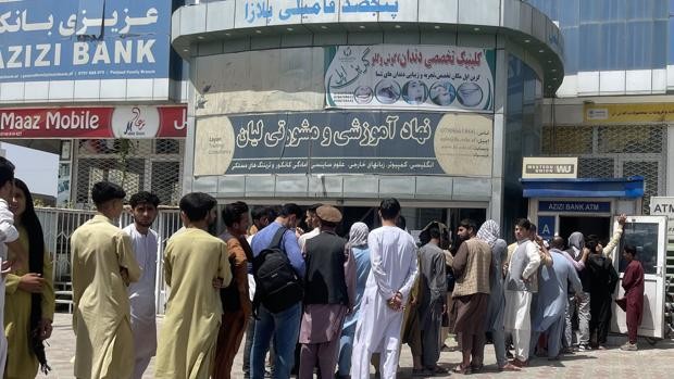 sistema-bancario-de-afganistan-podria-colapsar-en-meses