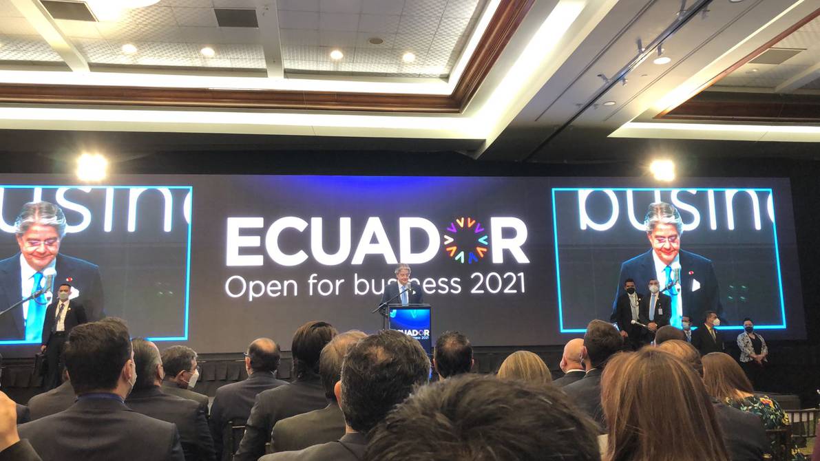 nuevos-contratos-y-decretos-cierran-foro-de-inversiones-en-ecuador