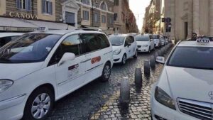 taxistas-italianos-en-huelga-para-exigir-proteccion-normativa
