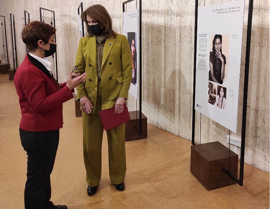 Mujeres en exposición