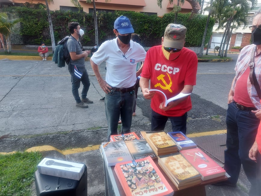 En Costa Rica libros y lecturas en apoyo a la revolución cubana