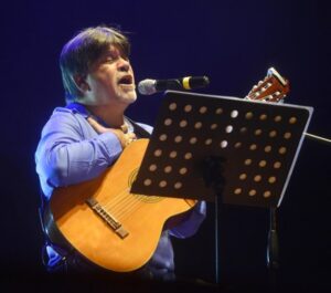 El cantautor paraguayo Ricardo Flecha