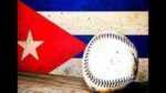 bandera cubana y pelotra de beisbol