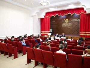 kazajstán universidad