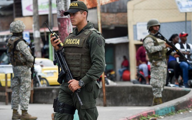 policias armados