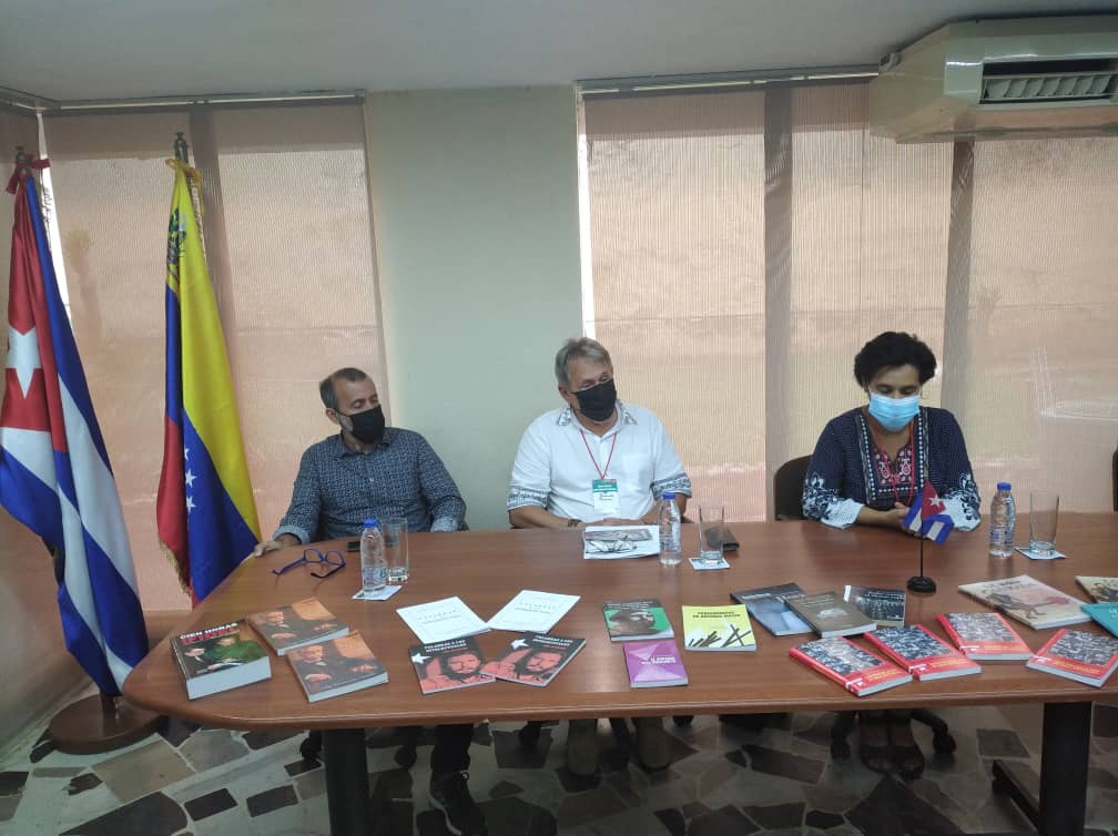 destacan-participacion-de-cuba-en-feria-del-libro-de-venezuela