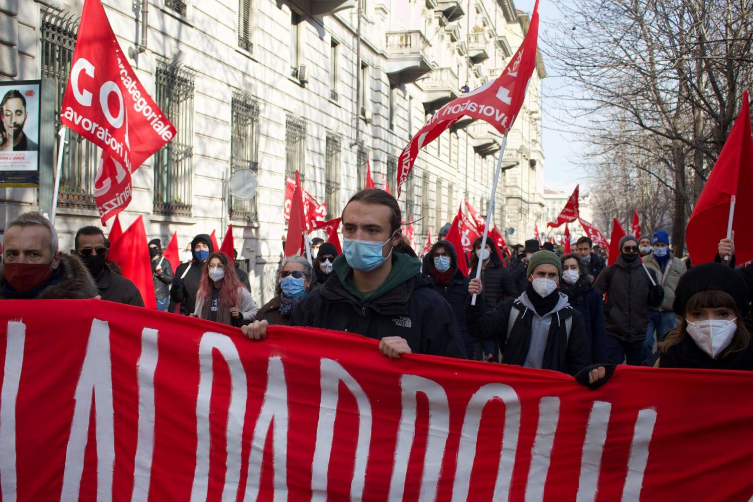 trabajadores-italianos-realizan-huelga-general-de-ocho-horas