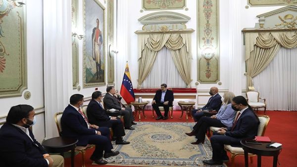 gobernadores-y-alcaldes-toman-posesion-de-sus-cargos-en-venezuela