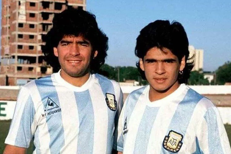 Maradona-y-su-hermano-menor