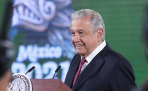 lopez-obrador-critica-a-ine-y-cree-puede-hacer-consulta-de-revocacion