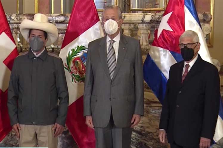 embajador-de-Cuba-en-Peru-Carlos-Rafael-Zamora,-presentó--cartas-credenciales