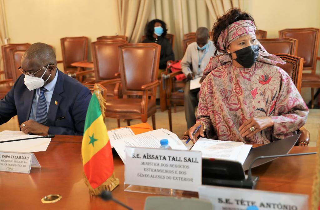 Angola y Senegal firmas