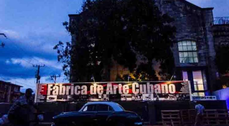 fabrica-de-arte-cubano-en-cuspide-de-entretenimiento-del-caribe