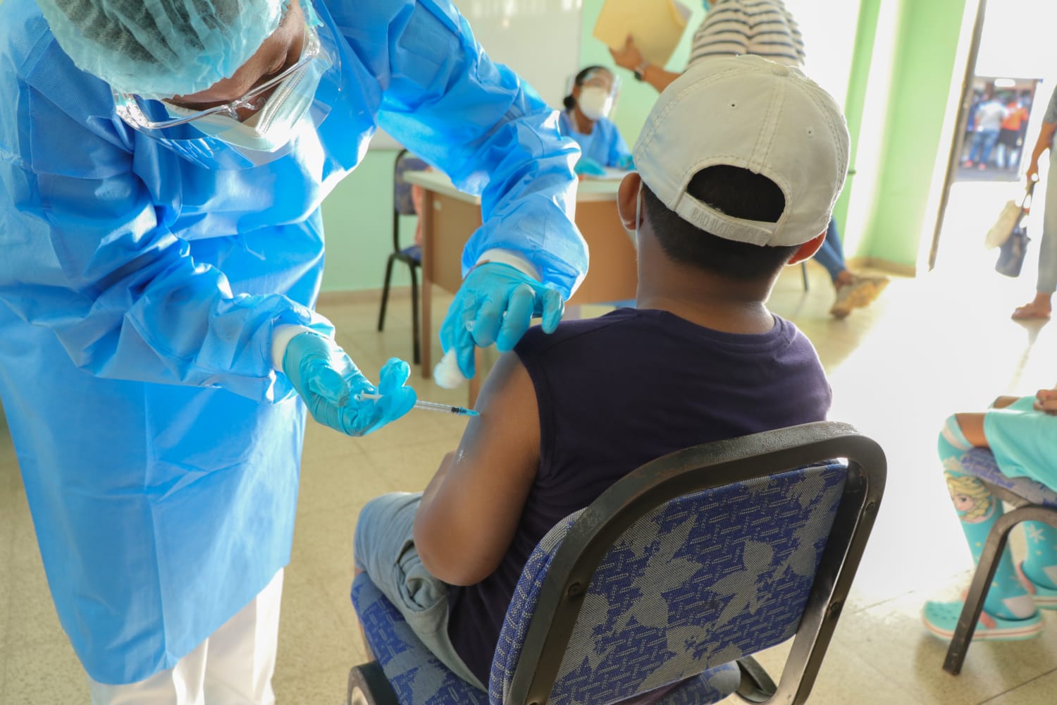 Niños panameños acuden a centros de vacunación contra la Covid-19
