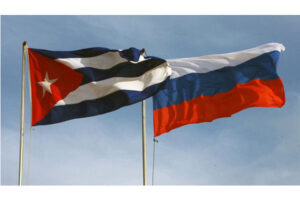 Banderas-de-Cuba-y-Rusia