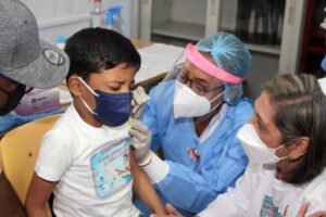 paraguay-reinicia-en-escuelas-vacunacion-infantil-anticovid-19