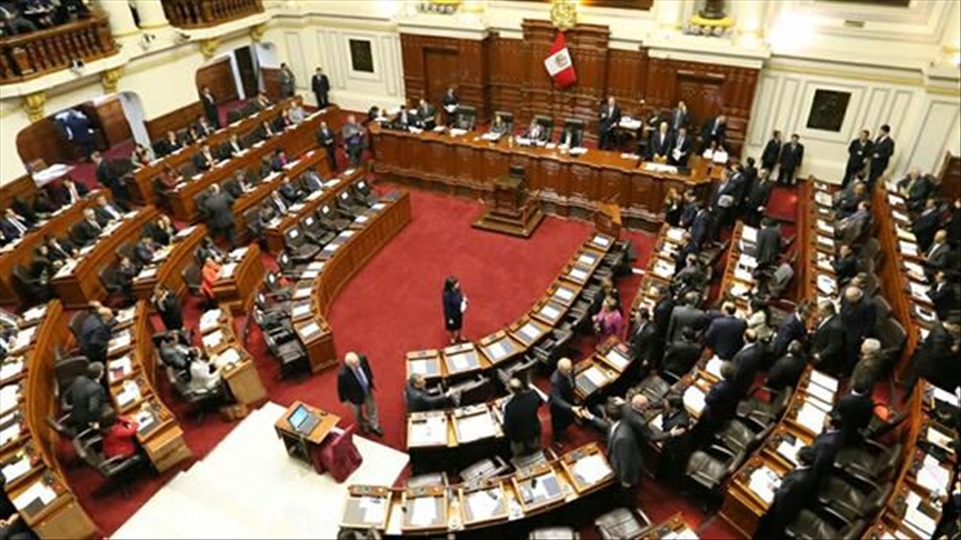expectativa-por-sesion-parlamentaria-en-medio-de-crisis-en-peru