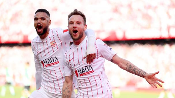 Sevilla mantiene pugna por título del fútbol español