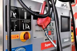 precios-de-combustibles-bajaran-en-enero-en-uruguay