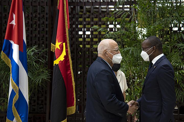 diplomaticos cuba y angola