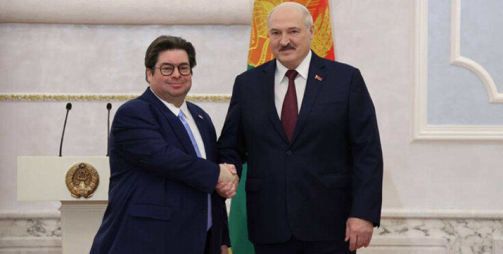 Belarús recibe cartas credenciales de nuevo embajador dominicano