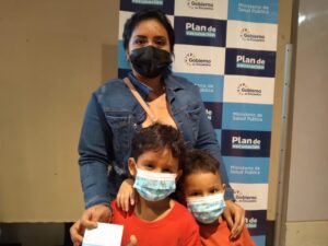 Buena concurrencia a vacunación antiCovid-19 en niños de Ecuador