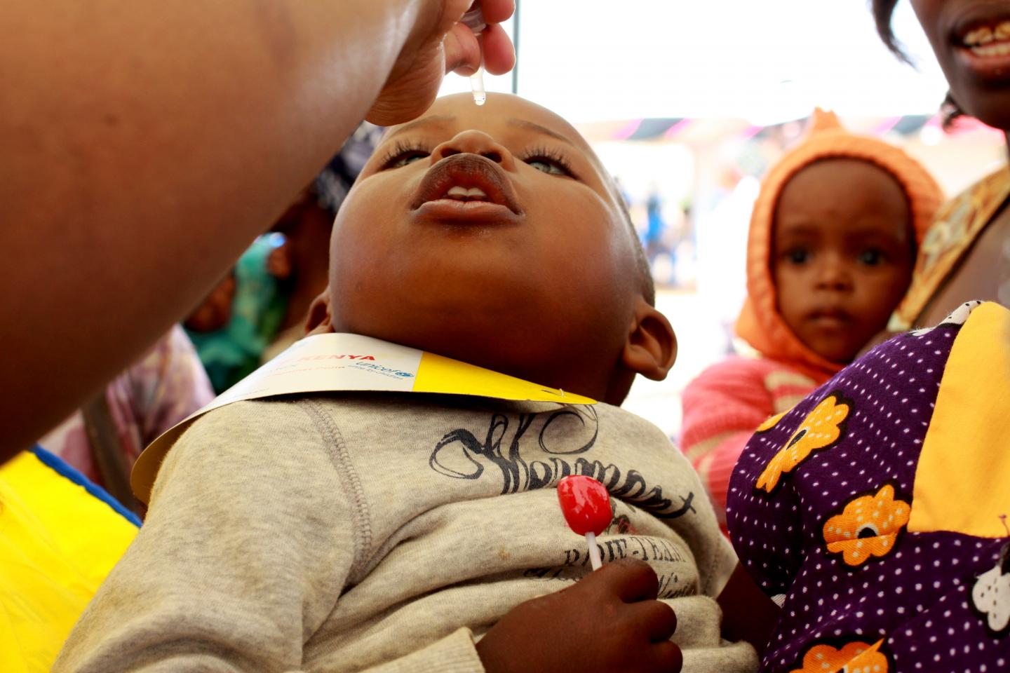niños-polio-vacuna
