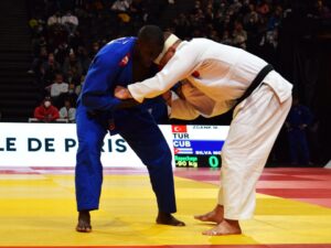 Judoca cubano Silva cae en repechaje en Grand Slam de París