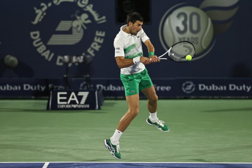 tenista serbio gana en Dubai