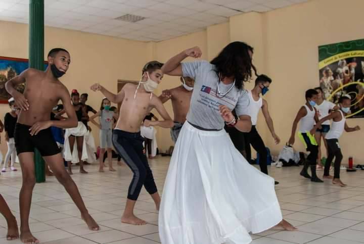 trabajo de instructores de arte