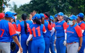 22-Granma celebra softbol