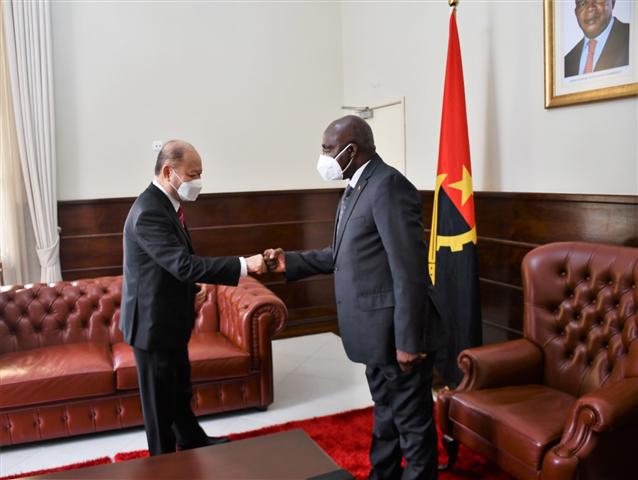 Angola con Vietnam