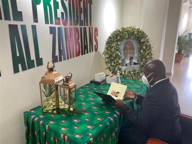 canciller-angoleno-asiste-a-funerales-de-expresidente-de-zambia
