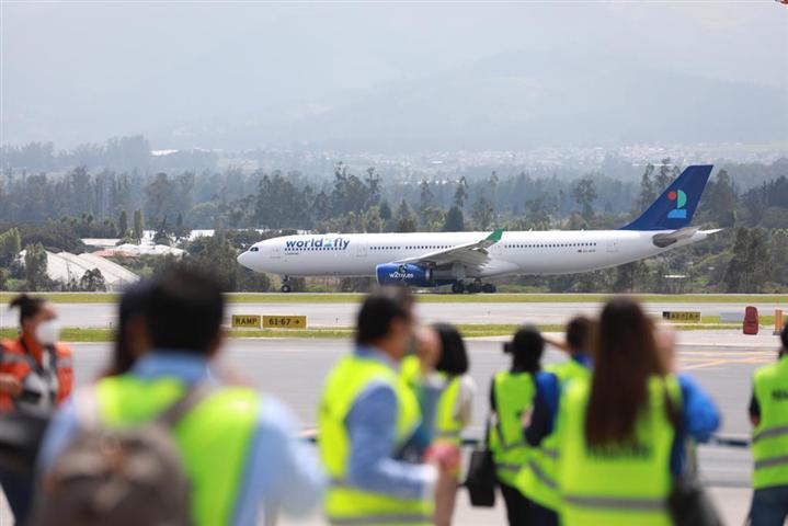 Ecuador vuelo humanitario