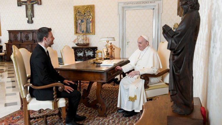 Recibió papa Francisco a primer ministro de Eslovaquia