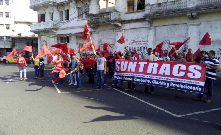 trabajadores-panamenos-marchan-en-reclamo-de-aumentos-salariales