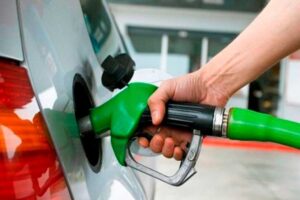 gobierno-paraguayo-subira-precios-de-combustibles-estatales