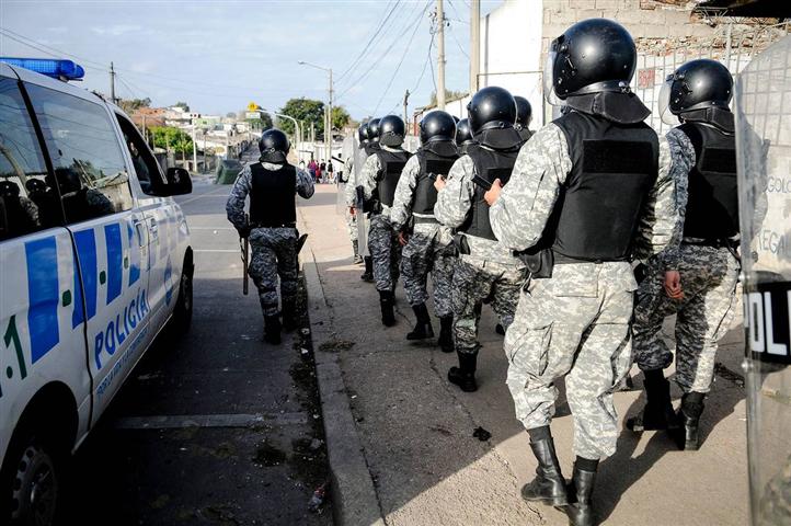 abuso-policial-en-foco-semanal-de-uruguay