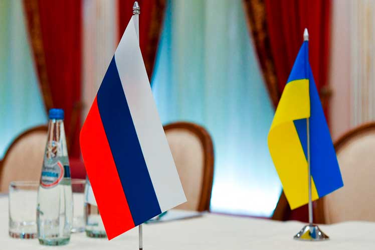 ucrania-y-rusia-hacen-pausa-en-negociaciones-para-seguir-manana