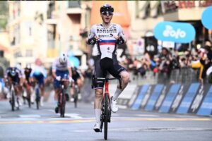 esloveno gana carrera Milan San Remo