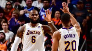 LeBron James celebra otro hito en el baloncesto NBA