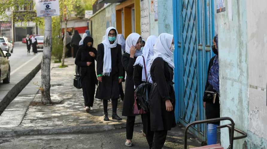 Protestan en Afganistán por exclusión de niñas de las escuelas