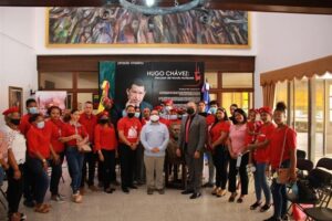 rinden-homenaje-a-hugo-chavez-en-republica-dominicana