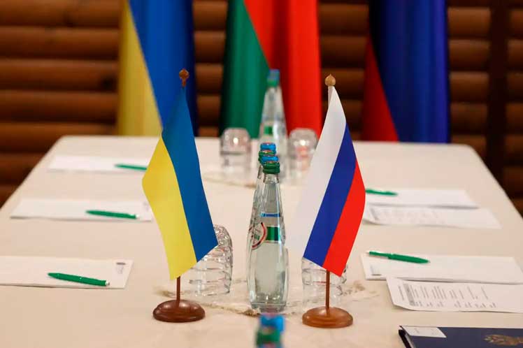 Ucrania dice que podría faltar semana y media más de negociaciones