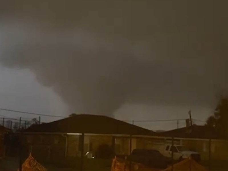 Tornado deja un muerto y miles sin electricidad en el sur de EEUU